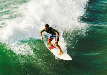 华体会_贡萨洛戴帽，姆巴佩在看台拍手叫好