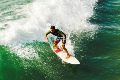 华体会_贡萨洛戴帽，姆巴佩在看台拍手叫好
