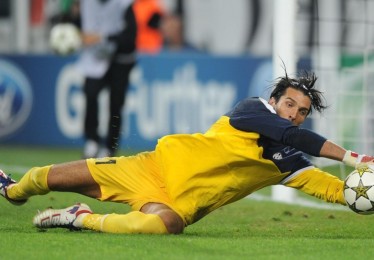 华体会体育：Shams披露，詹姆斯与湖人纽带濒临瓦解，退役或转会抉择倒计时