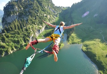 华体会体育：火箭主场力克独行侠，12月7日常规赛激战集锦全回顾
