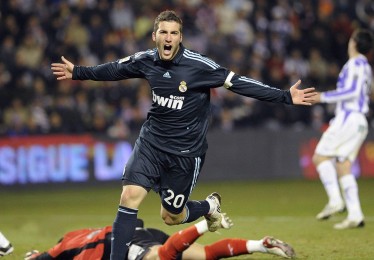 华体会体育_欧洲足坛豪门掀起新星争夺战 镜报独家披露贝利尼奥成焦点目标