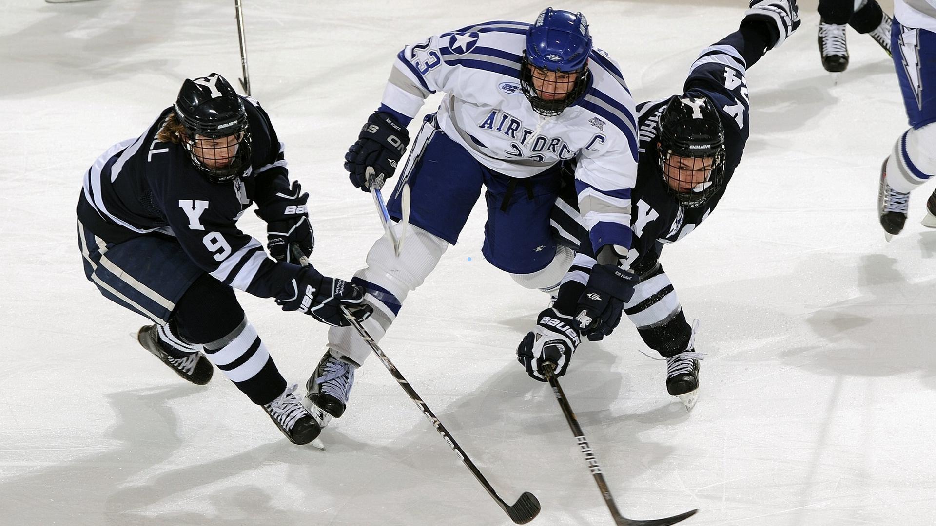 格斗传奇终迎加冕,马克-科尔荣登2025年UFC名人堂殿堂